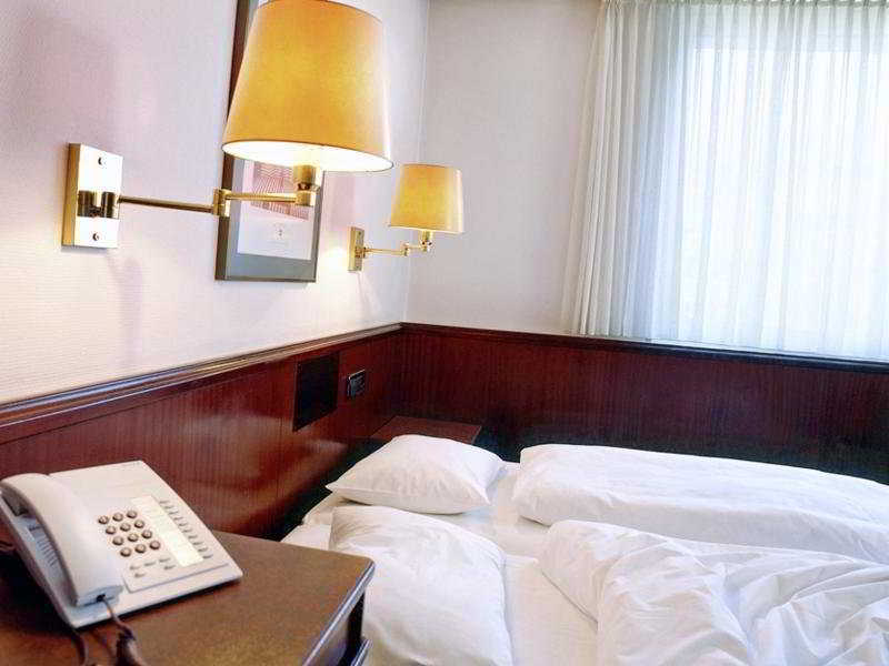 Nunohotel โคโลญ ภายนอก รูปภาพ